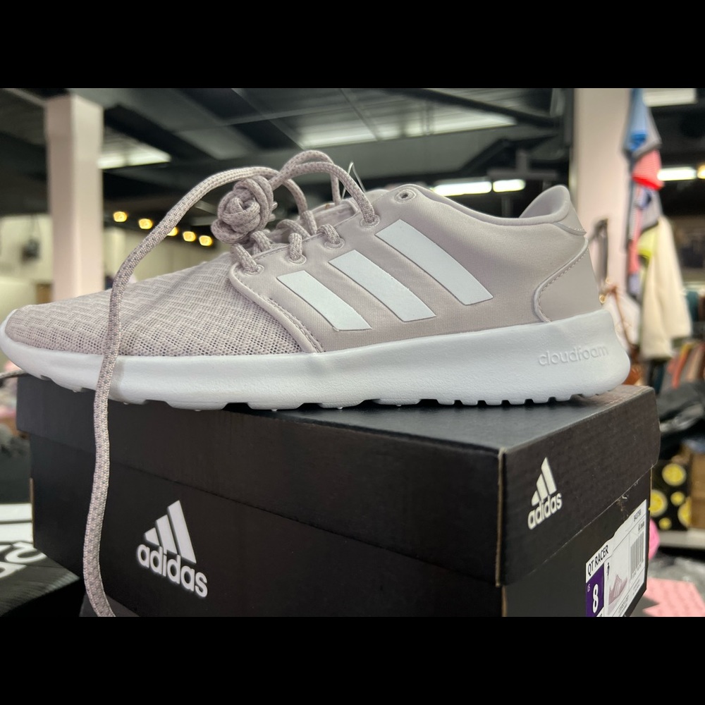 Adidas sneakers size 71/2 and 8 black and light pink! Very classy and comfortabl
